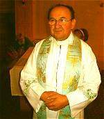 Otec Frantiek spravuje mskokatolickou farnost v Rovensku pod Troskami od roku 1981